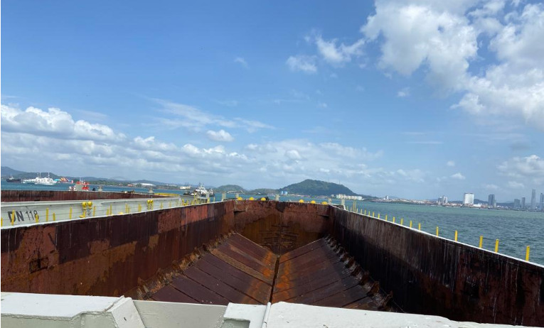 EXCLUSIVE BROKER: sale of splitbarge sisters DN117 DN118 / non-propelled / built 2003 / 1100m3 Hopper cap