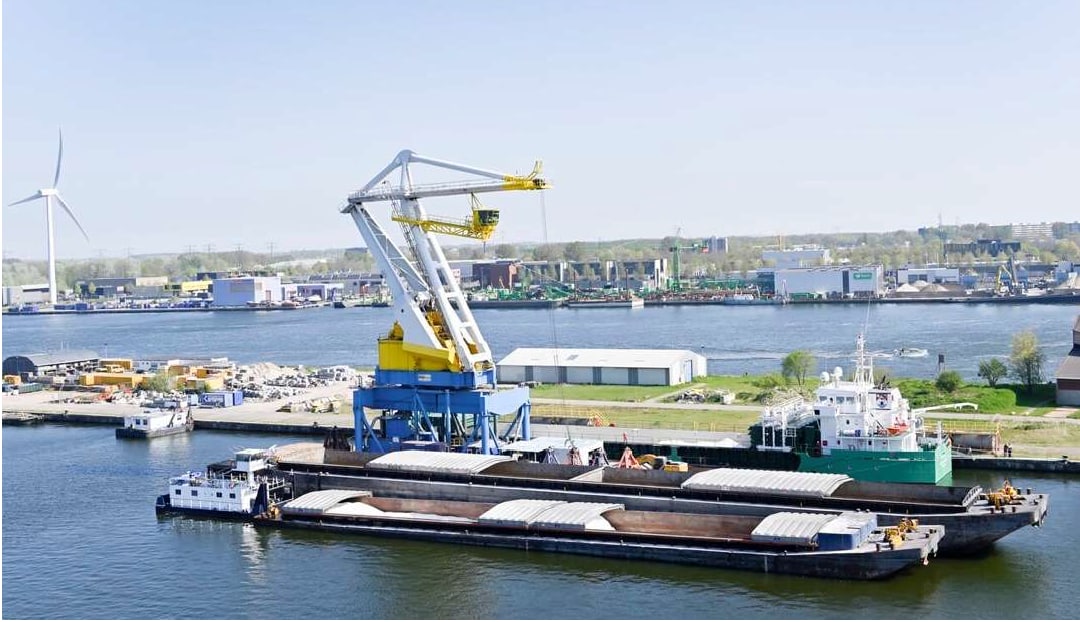 FLOATING TRANSSHIPMENT CRANE ‘SKYLINE’ FOR SALE – NISTA 25/32 TLC – LEMNISCATE DESIGN