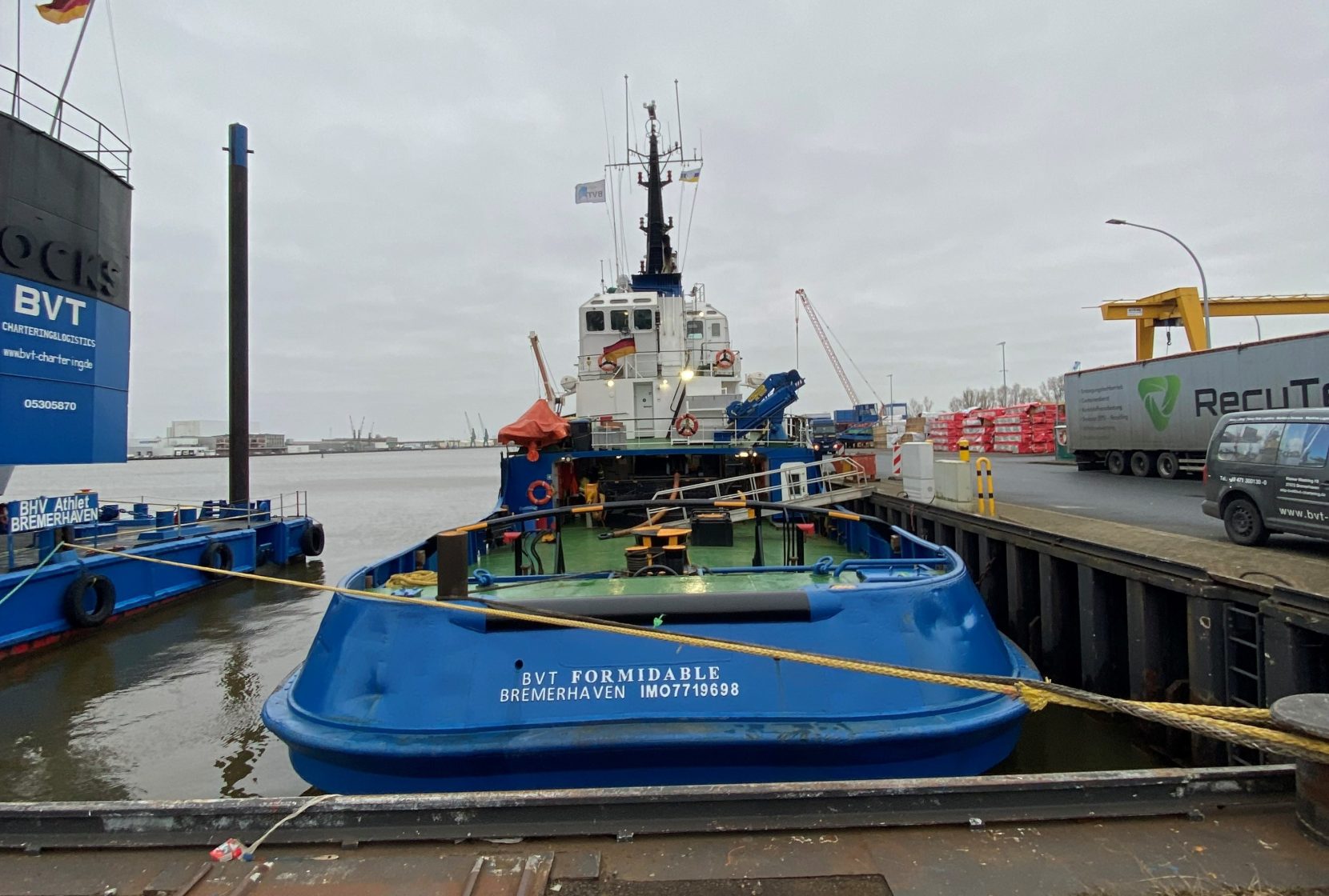 Significantly renovated Twin Engine/Single Screw tug / 55tbp
