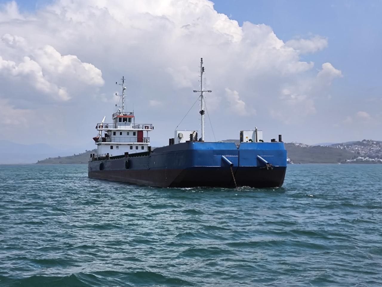 MV ‘Burak Furkan’ self-propelled splithopper barge for sale / 1,160 m3 cap.
