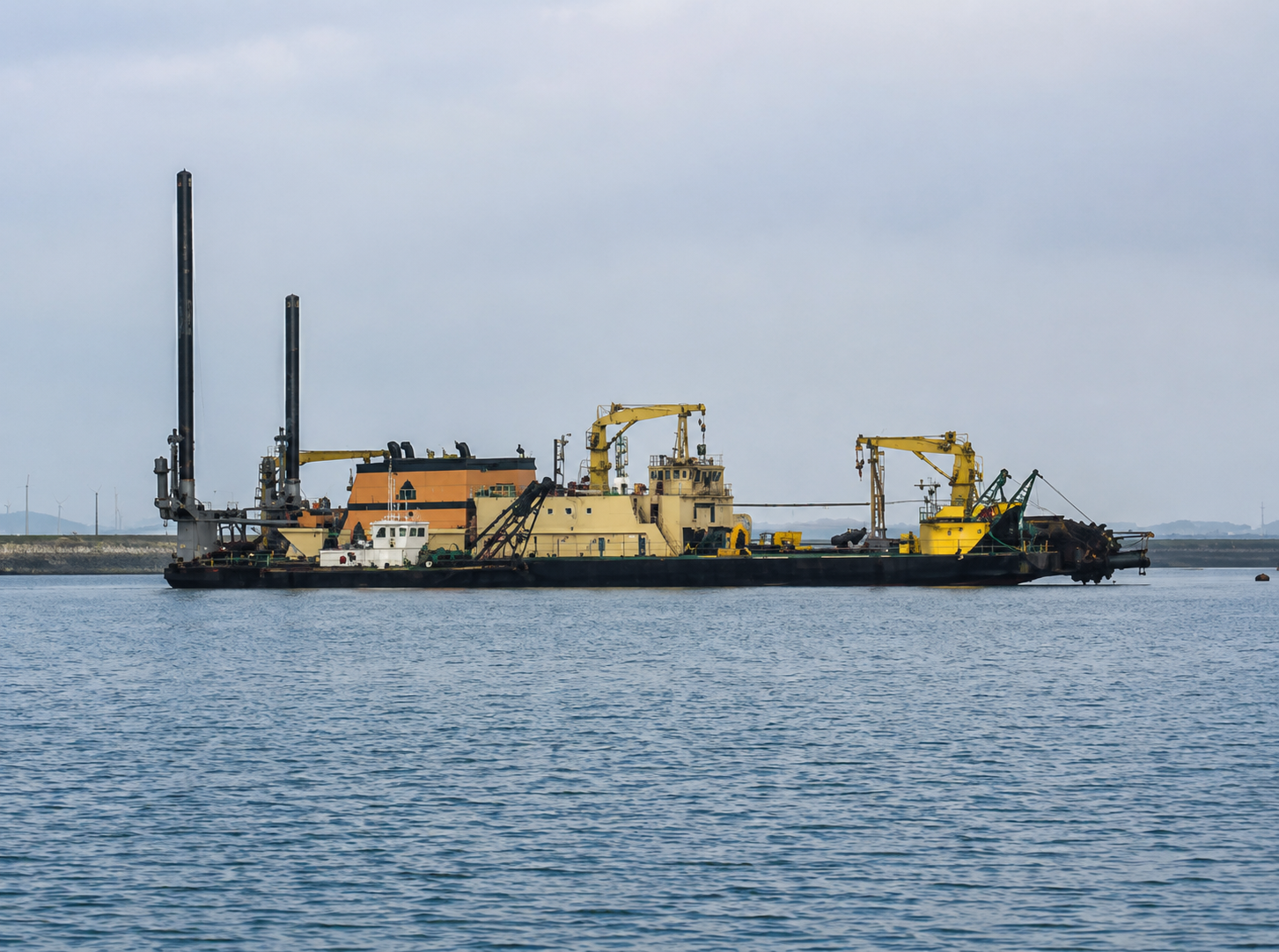 CSD (wheel type) – built 1995 – onboard 2 x 3,700kW & submersible pump  3,200kW / cutter 1,500 kW / 900mm disch. dia.