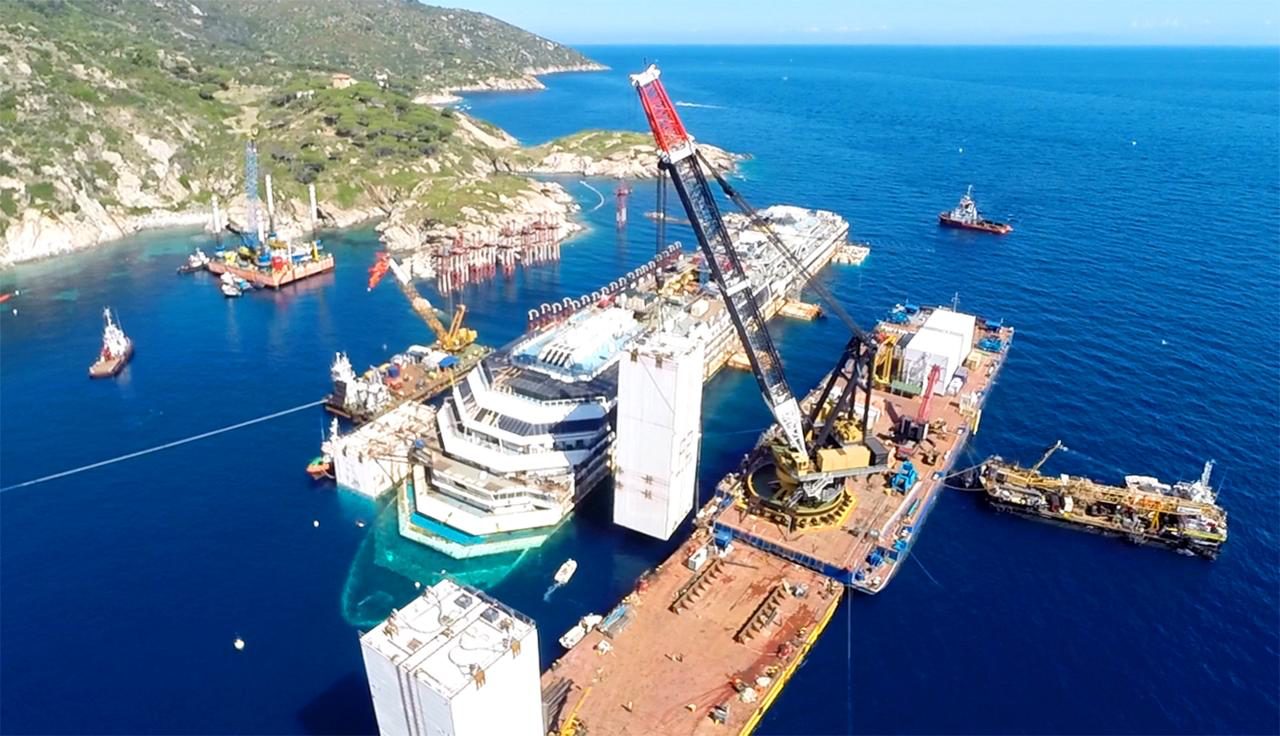 1,400t Floating Crane for Sale / Built 2009/2012 / 136x36m